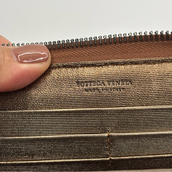 Bottega Veneta Intrecciato Leather Long Wallet - Picture 7 of 11